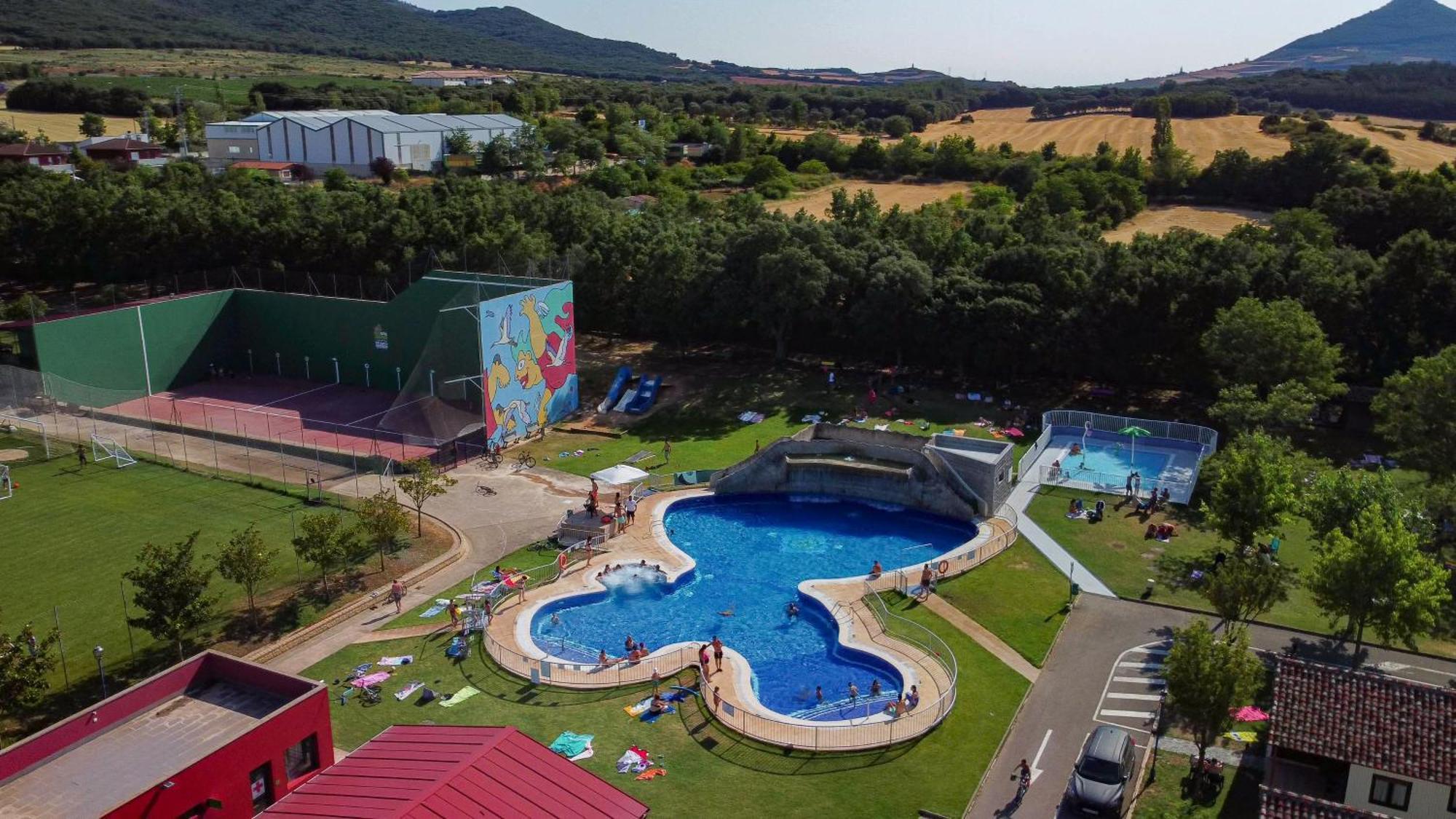 Ayegui Camping Iratxe Ciudad De Vacaciones מראה חיצוני תמונה
